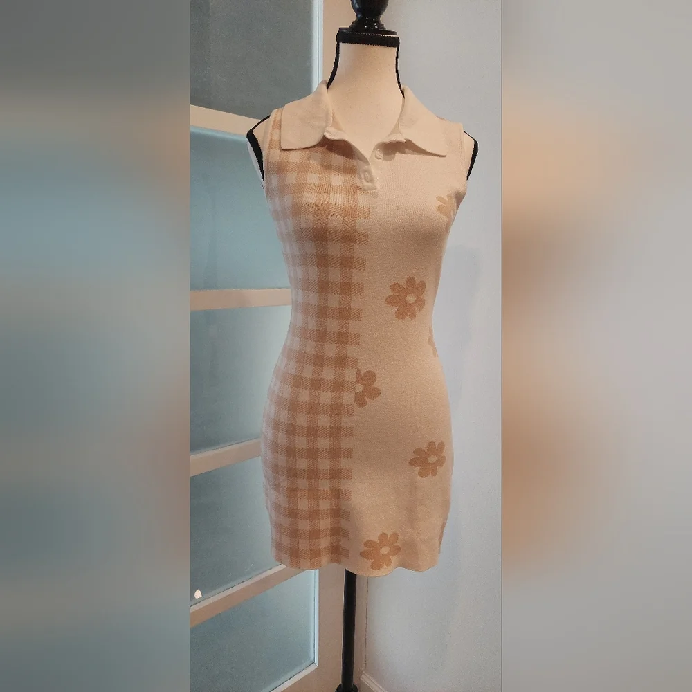 Le Lis Cream and Tan Embellished Sheath Mini - Picture 1 of 7